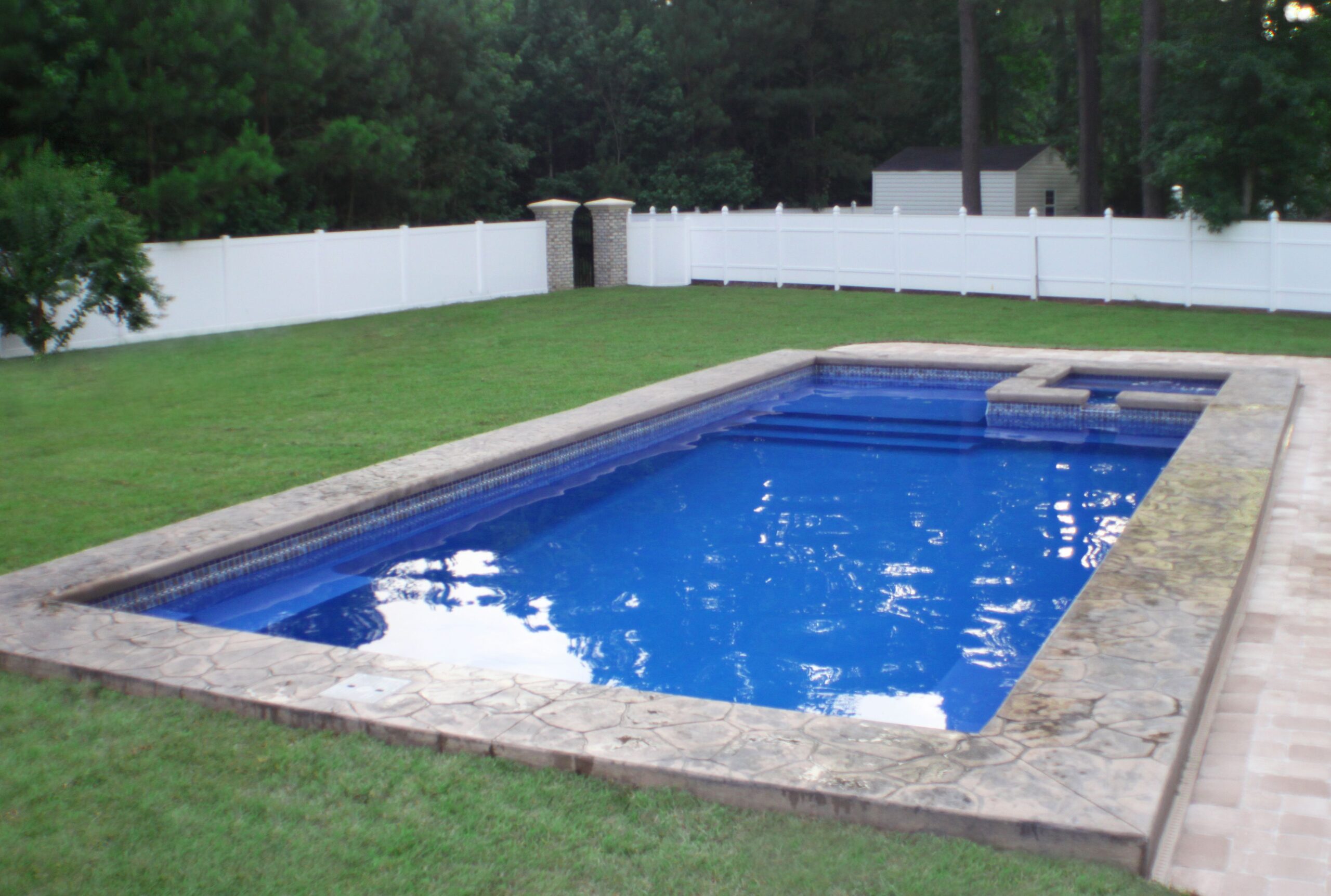 Polyester havuz yapımı